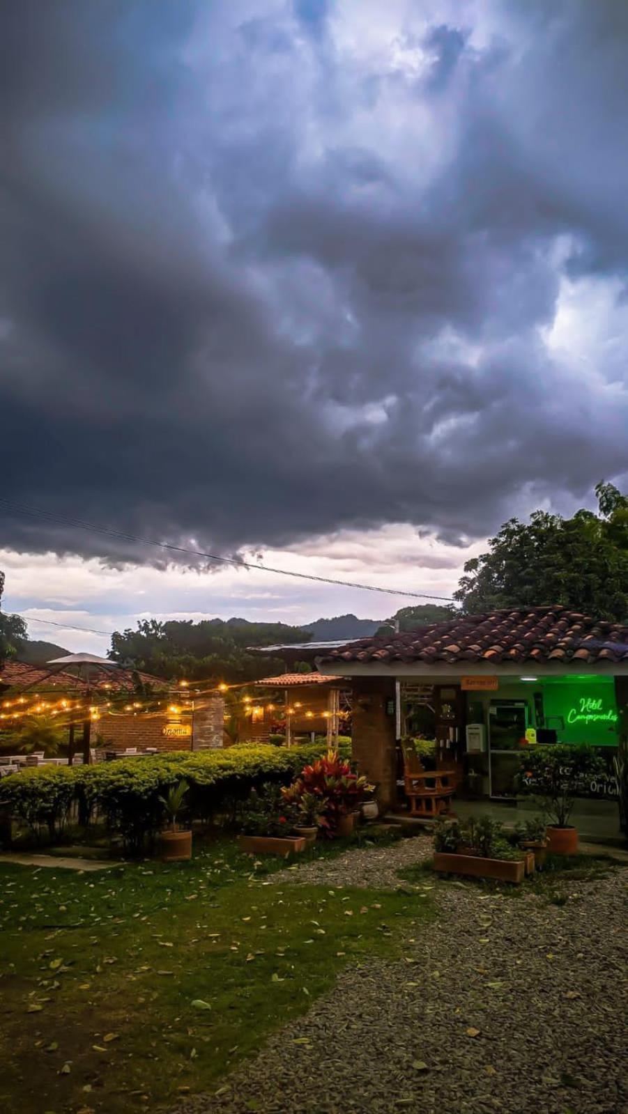 Hotel Campestre Campos Verdes Roldanillo Bagian luar foto